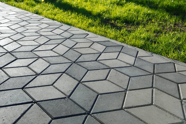 Best Luxury Driveway Paving Solutions in Flora, IL